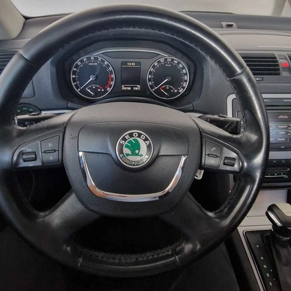 Skoda Octavia cena 28800 przebieg: 295708, rok produkcji 2011 z Wyszków małe 172